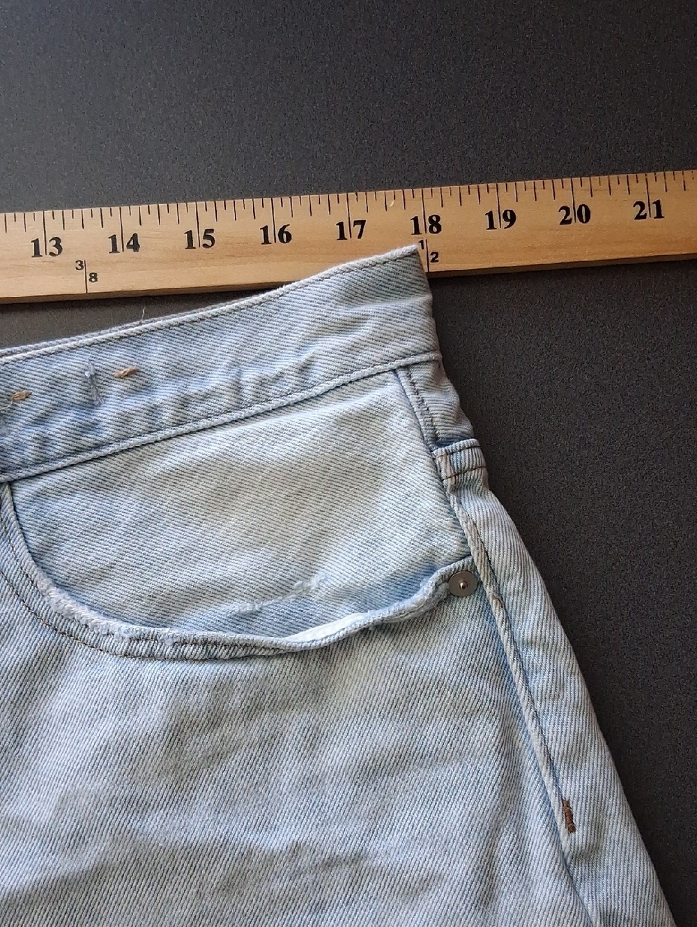 Madewell Relaxed Denim Shorts Light Wash Raw Hems 31 - Picture 9 of 10